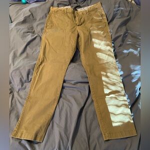 J Crew Men’s 770 Straight fit stretch chinos in Olive - 36x34